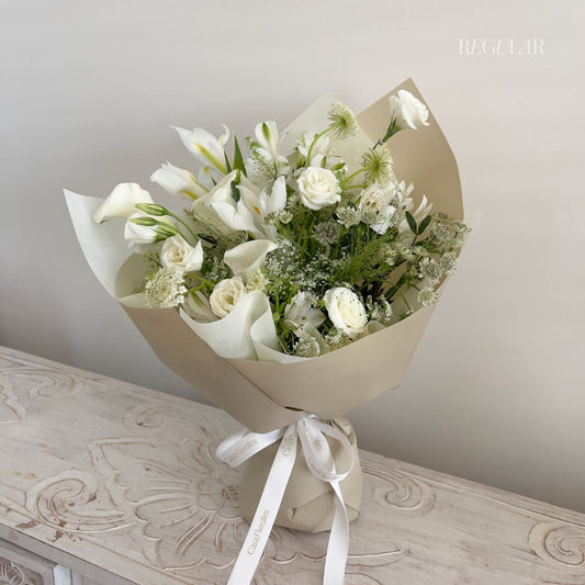 Clean & Crisp | Wrapped Bouquet